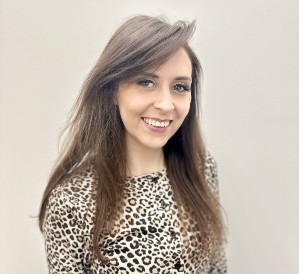 Emmy burton headshot